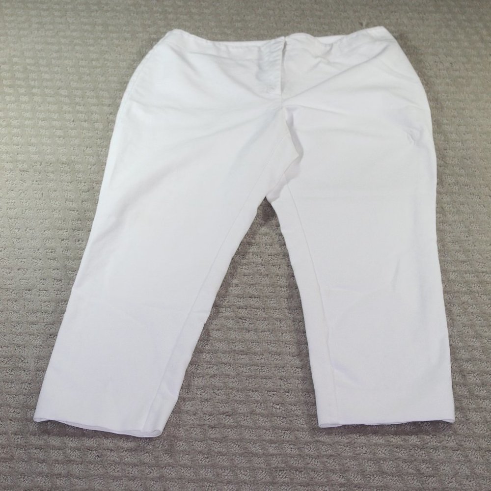 Chico's Size 12 Mid Rise White Ankle Pants